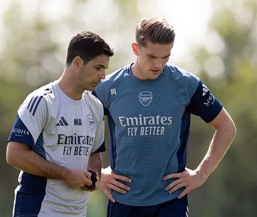 Tiền đạo 70 triệu đô la Gyokeres của Arsenal cần phải... giảm cân