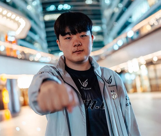 Tin chuyển nhương LMHT 19/11: GEN đánh bại "Nhà cam" giành lại Canyon; Viper rời HLE