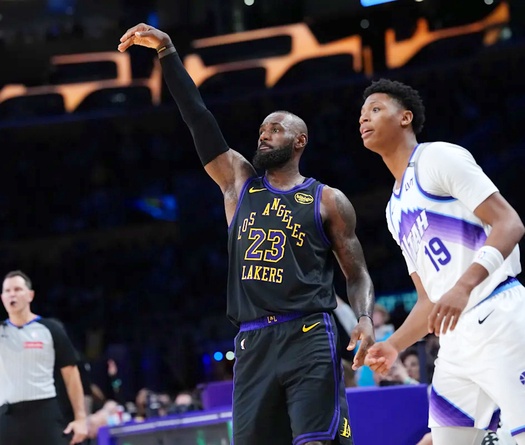 Kỷ lục vô tiền khoáng hậu: LeBron James khởi đầu mùa giải NBA thứ 23 ở tuổi 40