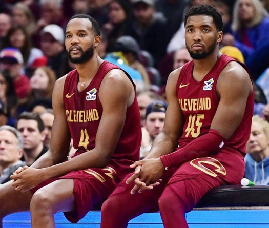 Cleveland Cavaliers bị NBA phạt 100.000 USD vì... cất trụ cột trên ghế dự bị