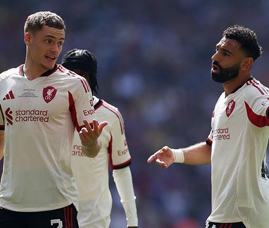 "King" Salah bị tố cáo "chèn ép" hợp đồng bom tấn Florian Wirtz