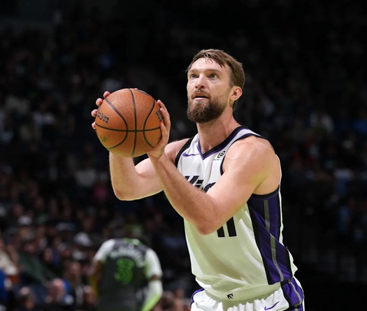 Sacramento Kings lâm nguy: Trung phong All-Star chấn thương, thành tích chạm đáy bảng xếp hạng