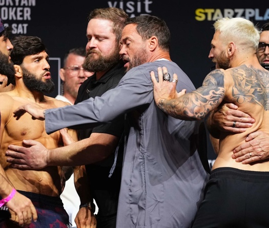 Arman Tsarukyan: “Không ai có thể dọa được tôi” – Căng thẳng bùng nổ sau cú húc đầu vào Dan Hooker tại Qatar