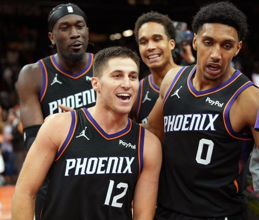 Bị dẫn 8 điểm khi còn 1 phút, Phoenix Suns vẫn thắng Wolves 114-113 nhờ phép màu phút chót
