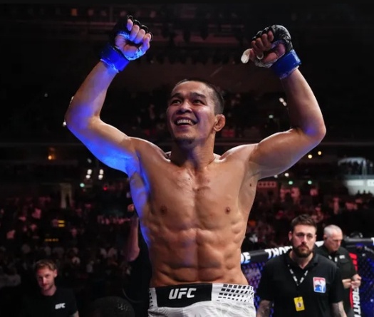 Asu Almabayev tung guillotine trên không hạ Alex Perez tại UFC Qatar
