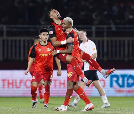 Hải Phòng vs Ninh Bình lùi giờ thi đấu do sự cố lưới điện tại Lạch Tray