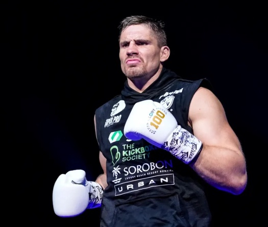 Rico Verhoeven trả đai GLORY Kickboxing: Không phải giải nghệ?