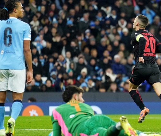 Thay đổi 10 vị trí ở Champions League, Man City vẫn thua trận thứ hai liên tiếp