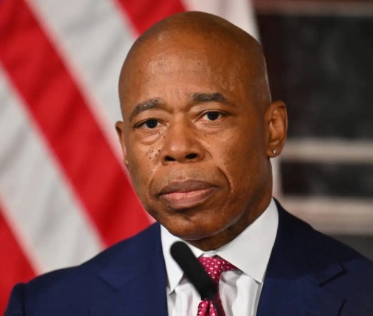 Thị trưởng New York Eric Adams tuyên bố sẽ xử lý vụ ẩu đả tại UFC 322