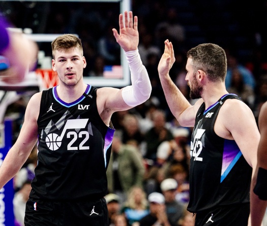 Sân nhà Utah Jazz "mất chất": CĐV phản đối chính sách cấm biển hiệu cổ vũ