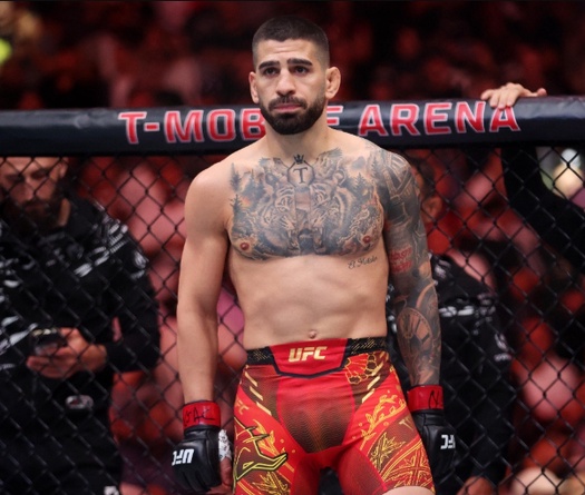 Ilia Topuria sẽ vắng mặt tới tháng 3/2026: Fan ngán ngẩm vì đấu quá ít