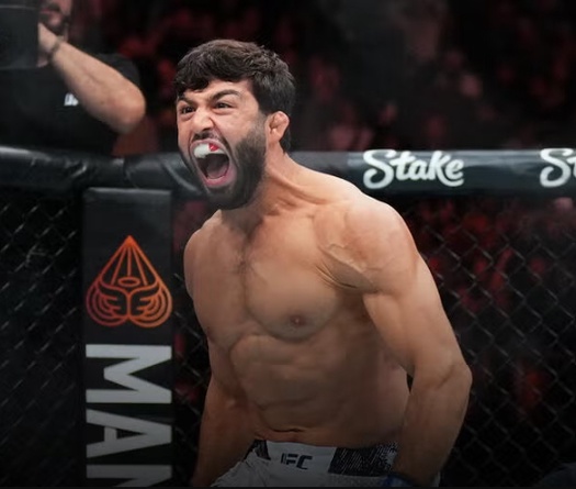 Arman Tsarukyan bức xúc vì bị gạt khỏi tranh đai: “Hãy khiến nó hợp lý đi”