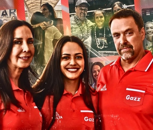 Brooke Van Sickle — Từ tình yêu bóng đá đến cái duyên với bóng chuyền