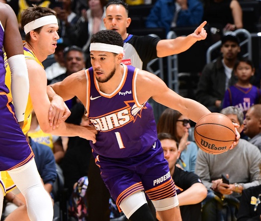 Vận đen tháng 12: Devin Booker lại chấn thương háng, rời sân sớm trong trận thắng Lakers