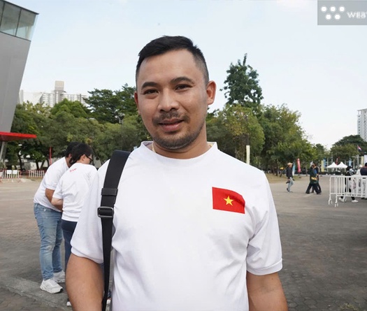 Cổ động viên đặc biệt với 20 năm đồng hành cùng đội tuyển Việt Nam trên đất Thái Lan