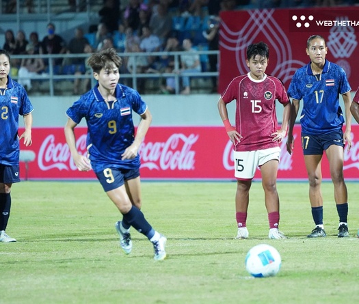 Hy hữu tại SEA Games 33: Cầu thủ nữ Thái Lan ghi hai bàn từ penalty chỉ trong… 2 phút