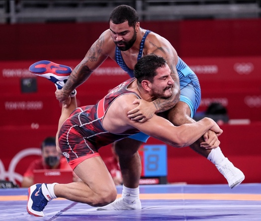 Joe Rogan cảnh báo hạng nặng UFC: “Gable Steveson mà vào tiêu hết”