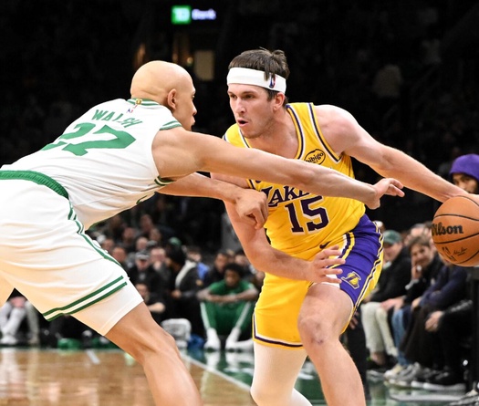 Deandre Ayton "tắt điện" khi thiếu LeBron và Luka, Lakers nhận thất bại trước đại kình địch Celtics