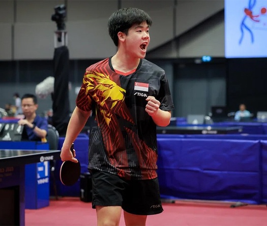 Thần đồng bóng bàn Singapore nói gì về tấm HCV SEA Games 33 đồng đội nam?