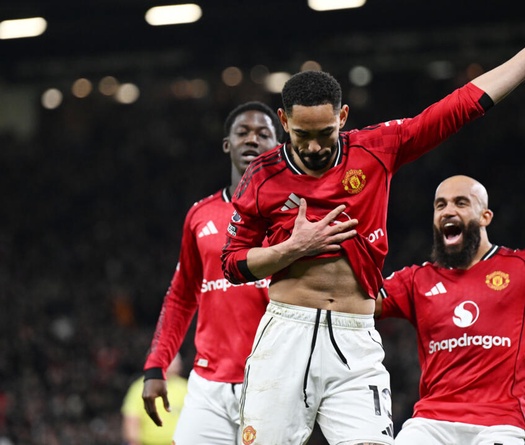 Bảng xếp hạng Ngoại hạng Anh sau khi MU phải chia điểm