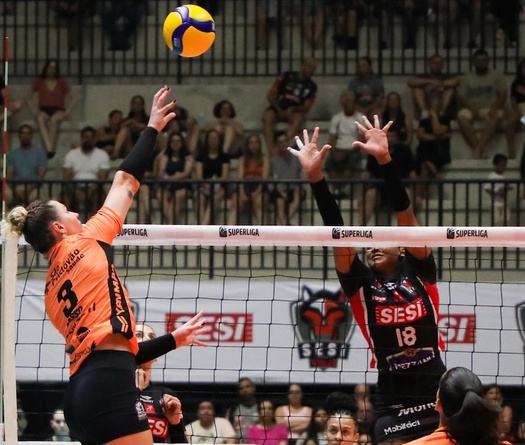 Osasco thắng cách biệt Sesi Bauru, Praia Clube kéo dài chuỗi thắng