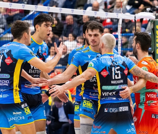 Giải đấu Dünya Baltacıoğlu khởi tranh: Bóng chuyền Thổ Nhĩ Kỳ bước vào mùa thi đấu sôi động