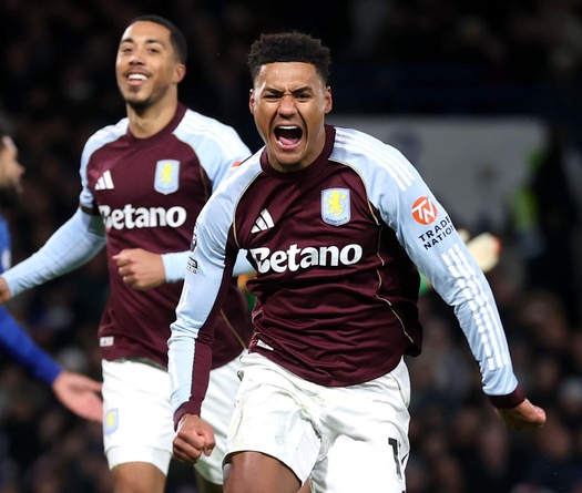 Aston Villa đã "lột xác" ngoạn mục thế nào sau quyết định thay người của Emery?