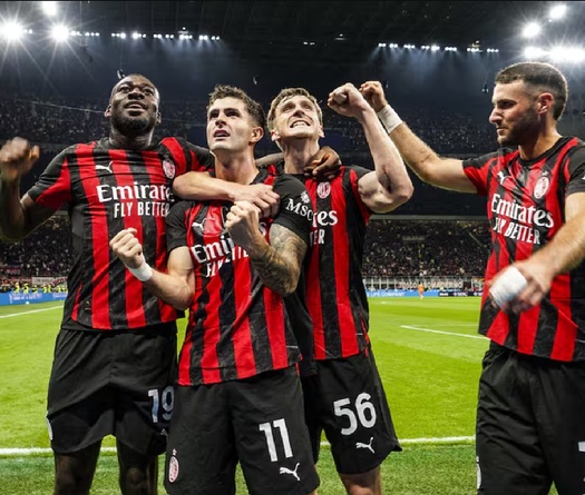 AC Milan có bước tiến vượt bậc so với năm ngoái: +9 điểm và leo lên 6 bậc
