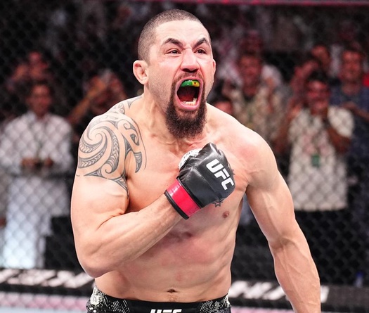 Cựu vương UFC Robert Whittaker úp mở việc lên hạng bán nặng vào năm 2026