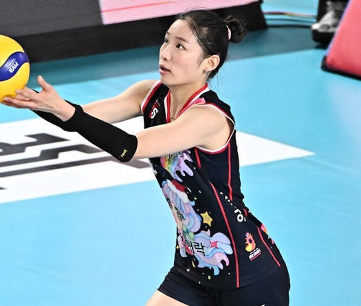 Incusi ra mắt V-League: màn trình diễn “nửa thành công” cùng sự trở lại của trợ thủ