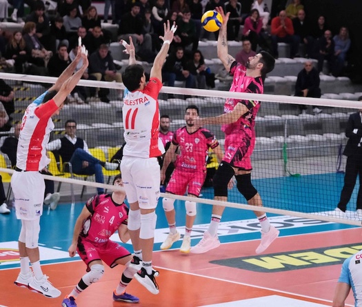 Catania thắng kịch tính ở tie-break trong trận cuối cùng của năm 2025