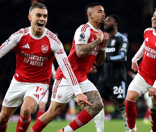 Arsenal chấm dứt chuỗi 11 trận thắng liên tiếp của Aston Villa
