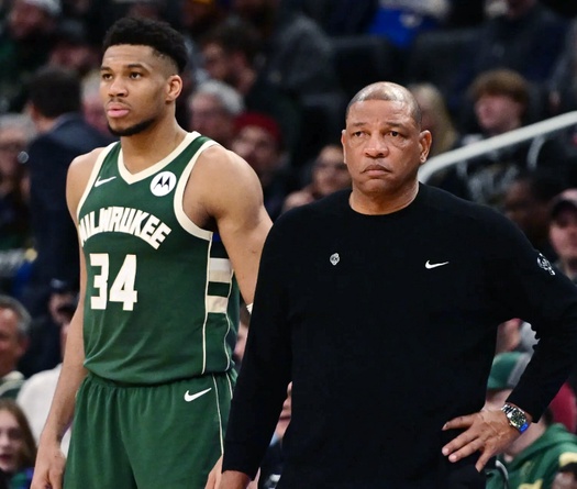HLV Doc Rivers chạm cột mốc mới: Thầy của Giannis Antetokounmpo áp sát top 5 HLV vĩ đại nhất NBA
