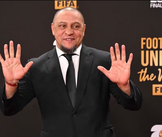 Roberto Carlos đã trải qua ca phẫu thuật tim khẩn cấp