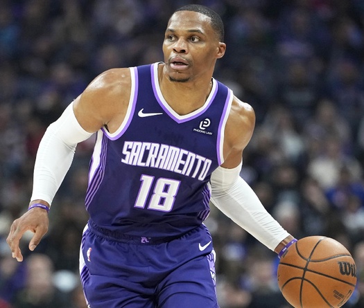 Russell Westbrook xô đổ kỷ lục của Oscar Robertson, trở thành PG ghi điểm vĩ đại nhất lịch sử NBA