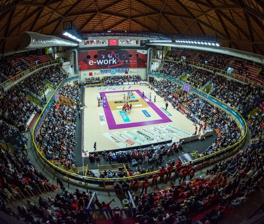 Bùng nổ tại e-work arena: Eurotek Uyba Busto Arsizio sẵn sàng cho chặng nước rút Serie A1