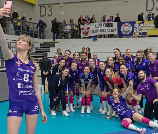 Developres Rzeszów vượt ải Schwerin trong trận cầu nghẹt thở kéo dài gần 140 phút