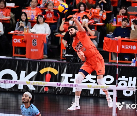 OK Savings Bank áp đảo Hyundai Capital, khẳng định “đối thủ kỵ giơ” tại V-League nam