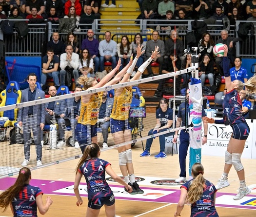 Conegliano vượt ải kịch tính, Vallefoglia nối dài mạch thắng tại Serie A1