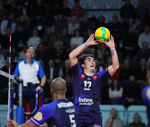 Tours kéo dài ngôi đầu sau chiến thắng ở Betclic Elite