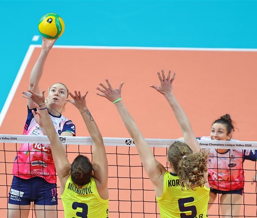 Novara suýt tạo bất ngờ trước Fenerbahçe ở loạt tie-break tại Champions League