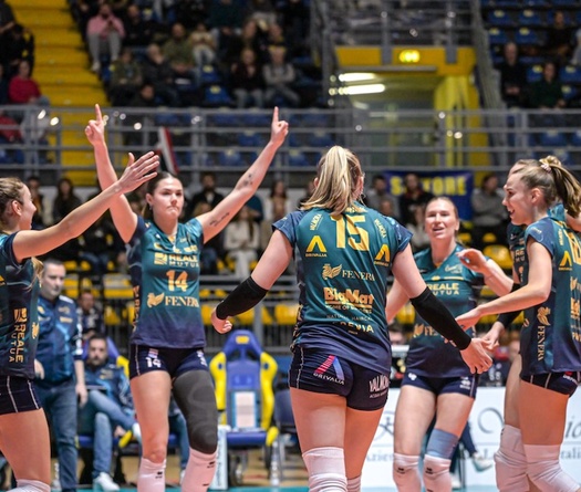 Reale Mutua Fenera Chieri 76 thắng tưng bừng, giành vé vào Coppa CEV