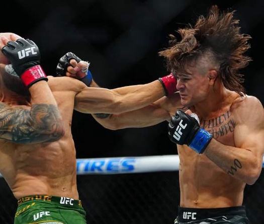 Diego Lopes cảnh báo Volkanovski: “Càng ép tôi, càng dễ bị knock-out”