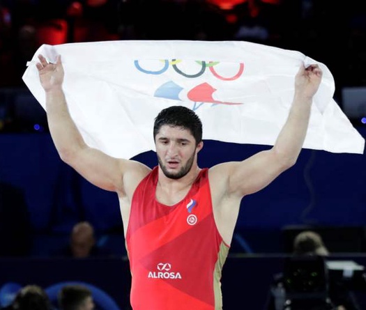 HCV Olympic Sadulaev ký hợp đồng độc quyền với Real American Freestyle