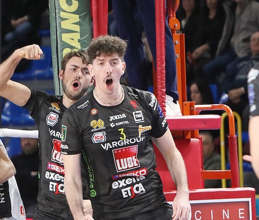 Lube Sir al Palas:  “Những Đầu Bếp” thách thức đội đầu bảng