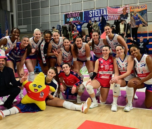 Milano lội ngược dòng ấn tượng, giữ vững vị trí thứ ba Serie A