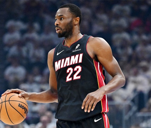 Chuyển nhượng NBA: Milwaukee Bucks nhắm Andrew Wiggins làm đồng đội của Giannis