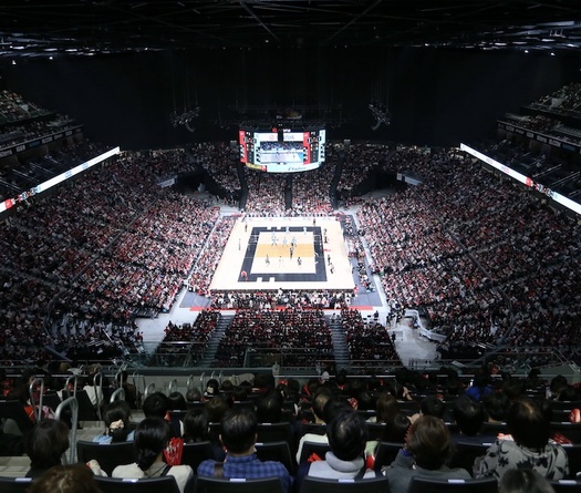 Suntory băng băng về đích, Sakai gây sốc khi quật ngã Tokyo hai lần