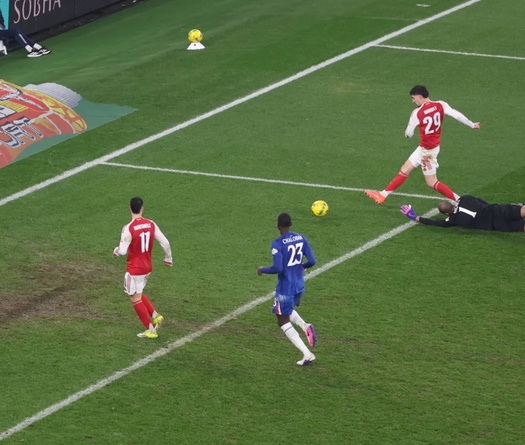 Arsenal lần thứ 20 giữ sạch lưới và lọt vào chung kết Carabao Cup