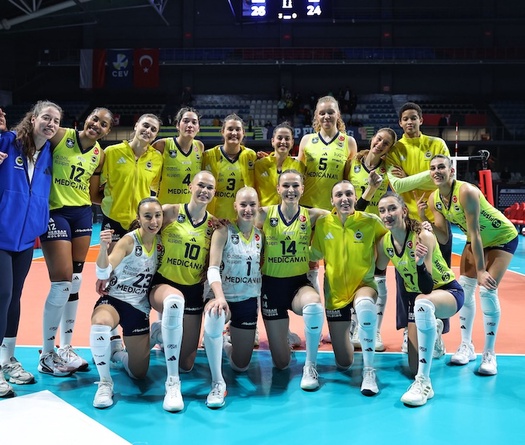 Fenerbahçe kết thúc vòng bảng CEV Champions League hoàn hảo